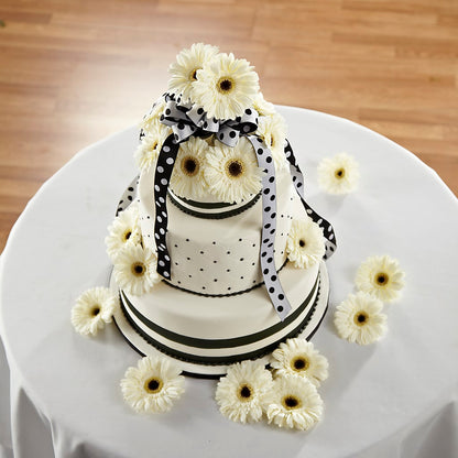 Simple Sophistication Cake Décor –  Hb Floral Studio, Rockford IL